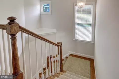 Entry Way - 1519 Pathfinder Ln, Mclean, VA 22101 photo 4 of 5
