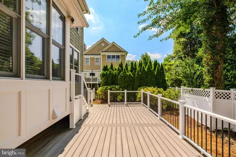 Exterior - 1519 Pathfinder Ln, Mclean, VA 22101 photo 8 of 14
