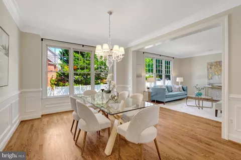 Dining - 1519 Pathfinder Ln, Mclean, VA 22101 photo 2 of 4