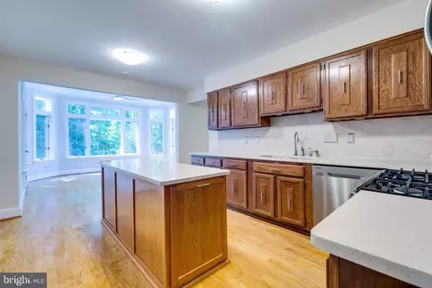 7007 Barnacle Pl, Burke, VA 22015 photo 13