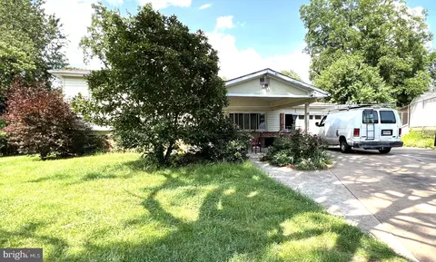 8131 Norwood Dr, Alexandria, VA 22309