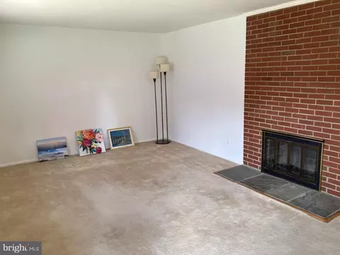6107 Dana Ave, Springfield, VA 22150 photo 3