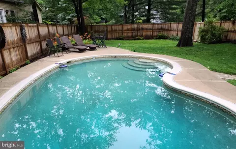 2411 Rosedown Dr, Reston, VA 20191 photo 2