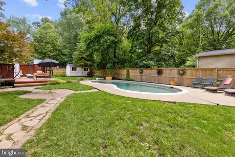 2411 Rosedown Dr, Reston, VA 20191 photo 4
