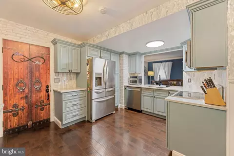 2411 Rosedown Dr, Reston, VA 20191 photo 13