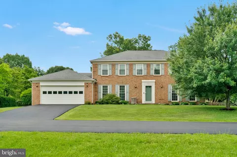1008 Riva Ridge Dr, Great Falls, VA 22066