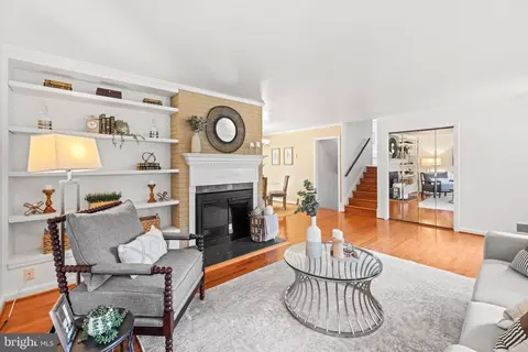 6708 Harwood Pl, Springfield, VA 22152 photo 7