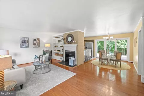 6708 Harwood Pl, Springfield, VA 22152 photo 8