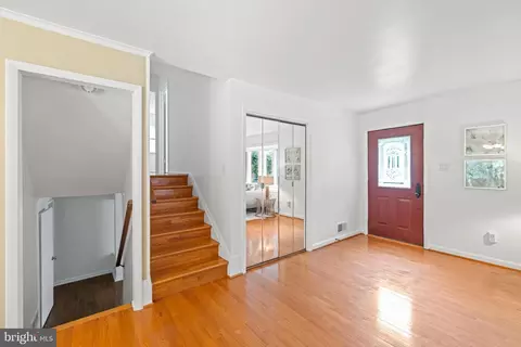 6708 Harwood Pl, Springfield, VA 22152 photo 4