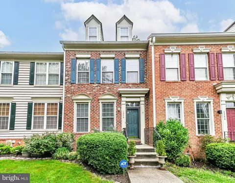 1246 Vintage Pl, Reston, VA 20194