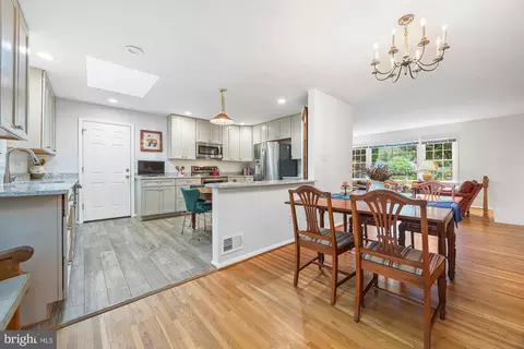 8306 Winslow Ave, Springfield, VA 22152 photo 10