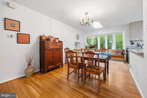 8306 Winslow Ave, Springfield, VA 22152 photo 9
