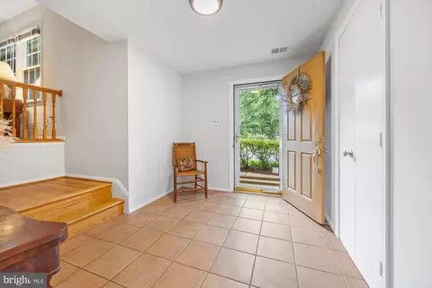 8306 Winslow Ave, Springfield, VA 22152 photo 3