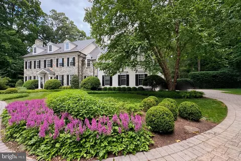 919 Dominion Reserve Dr, Mclean, VA 22102