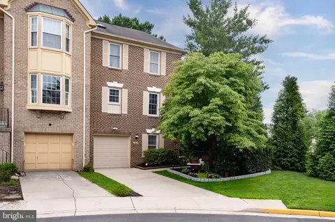5942 Norham Dr, Alexandria, VA 22315