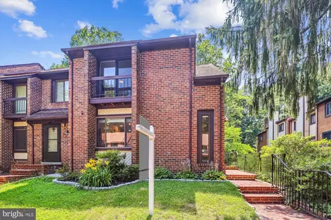 5818 Jacksons Oak Ct, Burke, VA 22015