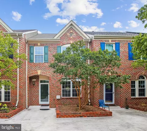 6119 Madison Crest Ct, Falls Church, VA 22041