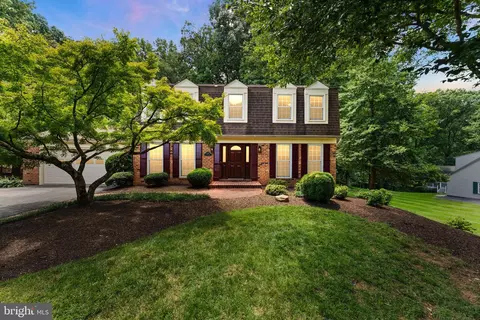 10912 Blue Roan Rd, Oakton, VA 22124