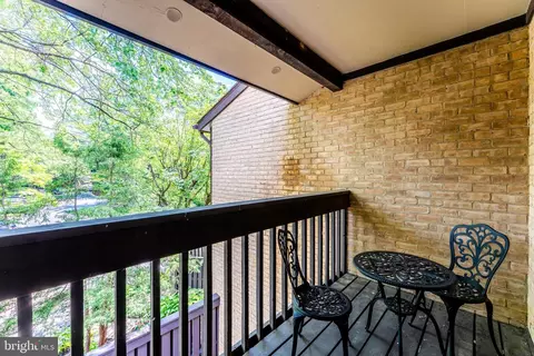 Exterior - 2003 Lakebreeze Way, Reston, VA 20191 photo 4 of 19