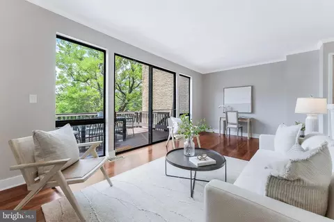 Living - 2003 Lakebreeze Way, Reston, VA 20191 photo 2 of 7