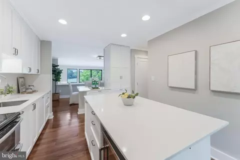 Entry Way - 2003 Lakebreeze Way, Reston, VA 20191 photo 4 of 6