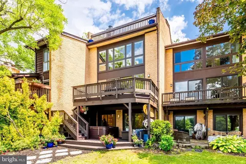 Exterior - 2003 Lakebreeze Way, Reston, VA 20191 photo 13 of 19