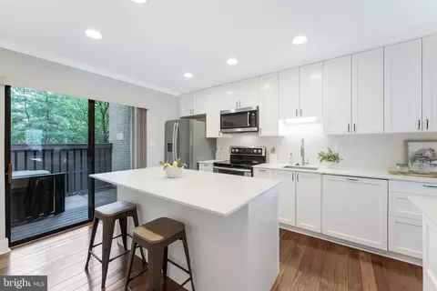 Kitchen - 2003 Lakebreeze Way, Reston, VA 20191 photo 2 of 9