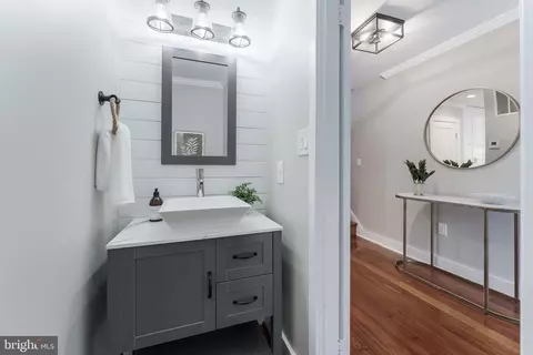 Entry Way - 2003 Lakebreeze Way, Reston, VA 20191 photo 3 of 6