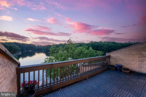 View/Area - 2003 Lakebreeze Way, Reston, VA 20191 photo 3 of 10