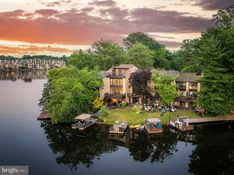 View/Area - 2003 Lakebreeze Way, Reston, VA 20191 photo 4 of 10