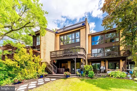 Exterior - 2003 Lakebreeze Way, Reston, VA 20191 photo 14 of 19