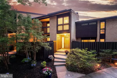 Exterior - 2003 Lakebreeze Way, Reston, VA 20191 photo 1 of 19