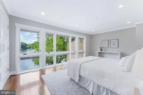 Bedroom - 2003 Lakebreeze Way, Reston, VA 20191 photo 2 of 5