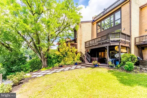 Exterior - 2003 Lakebreeze Way, Reston, VA 20191 photo 15 of 19