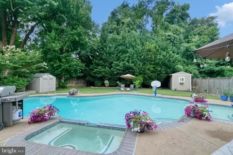 1735 Olney Rd, Falls Church, VA 22043