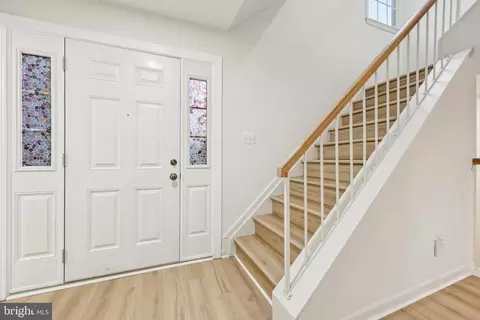 8536 Springfield Oaks Dr, Springfield, VA 22153 photo 2