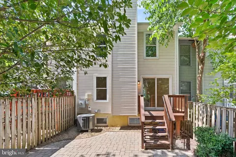 Exterior - 7390 Stream Way, Springfield, VA 22152 photo 4 of 6