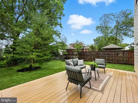 Exterior - 8118 Drayton Ln, Springfield, VA 22151 photo 5 of 6