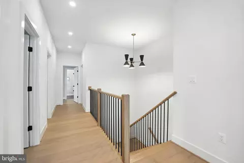 Entry Way - 8118 Drayton Ln, Springfield, VA 22151 photo 9 of 12