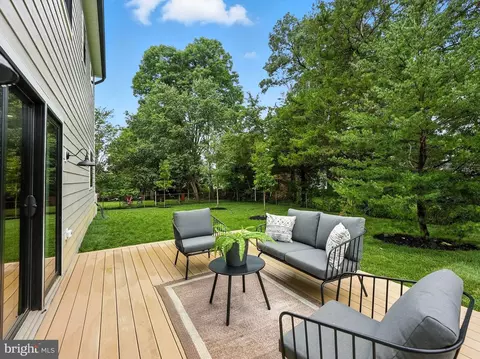 Exterior - 8118 Drayton Ln, Springfield, VA 22151 photo 6 of 6