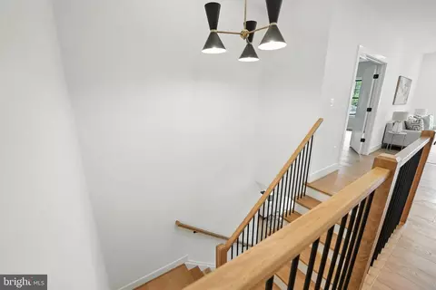 Entry Way - 8118 Drayton Ln, Springfield, VA 22151 photo 10 of 12