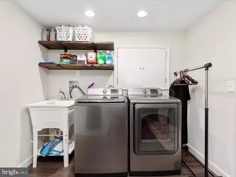 8490 Magic Tree Ct, Springfield, VA 22153 photo 32