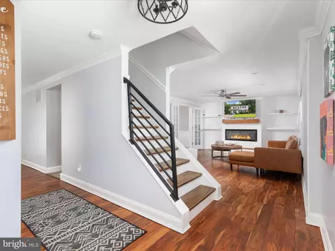 8490 Magic Tree Ct, Springfield, VA 22153 photo 5