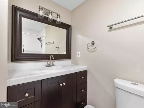 8490 Magic Tree Ct, Springfield, VA 22153 photo 27