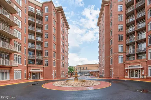 4480 Market Commons Dr #215, Fairfax, VA 22033