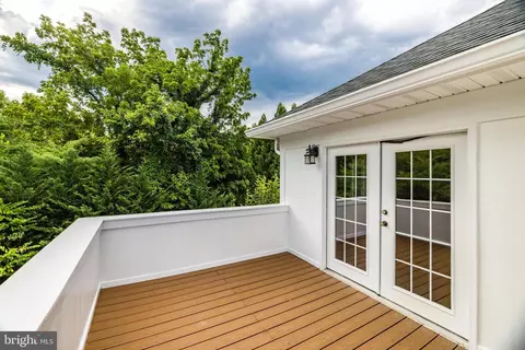 Exterior - 6318 Georgetown Pike, Mclean, VA 22101 photo 6 of 11