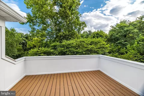 Exterior - 6318 Georgetown Pike, Mclean, VA 22101 photo 5 of 11
