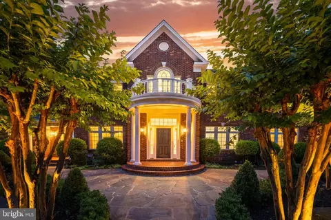 Exterior - 6318 Georgetown Pike, Mclean, VA 22101 photo 3 of 11
