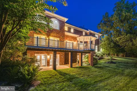 Exterior - 6318 Georgetown Pike, Mclean, VA 22101 photo 10 of 11