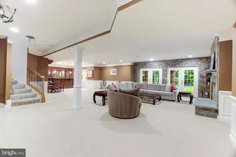 Living - 6318 Georgetown Pike, Mclean, VA 22101 photo 3 of 4